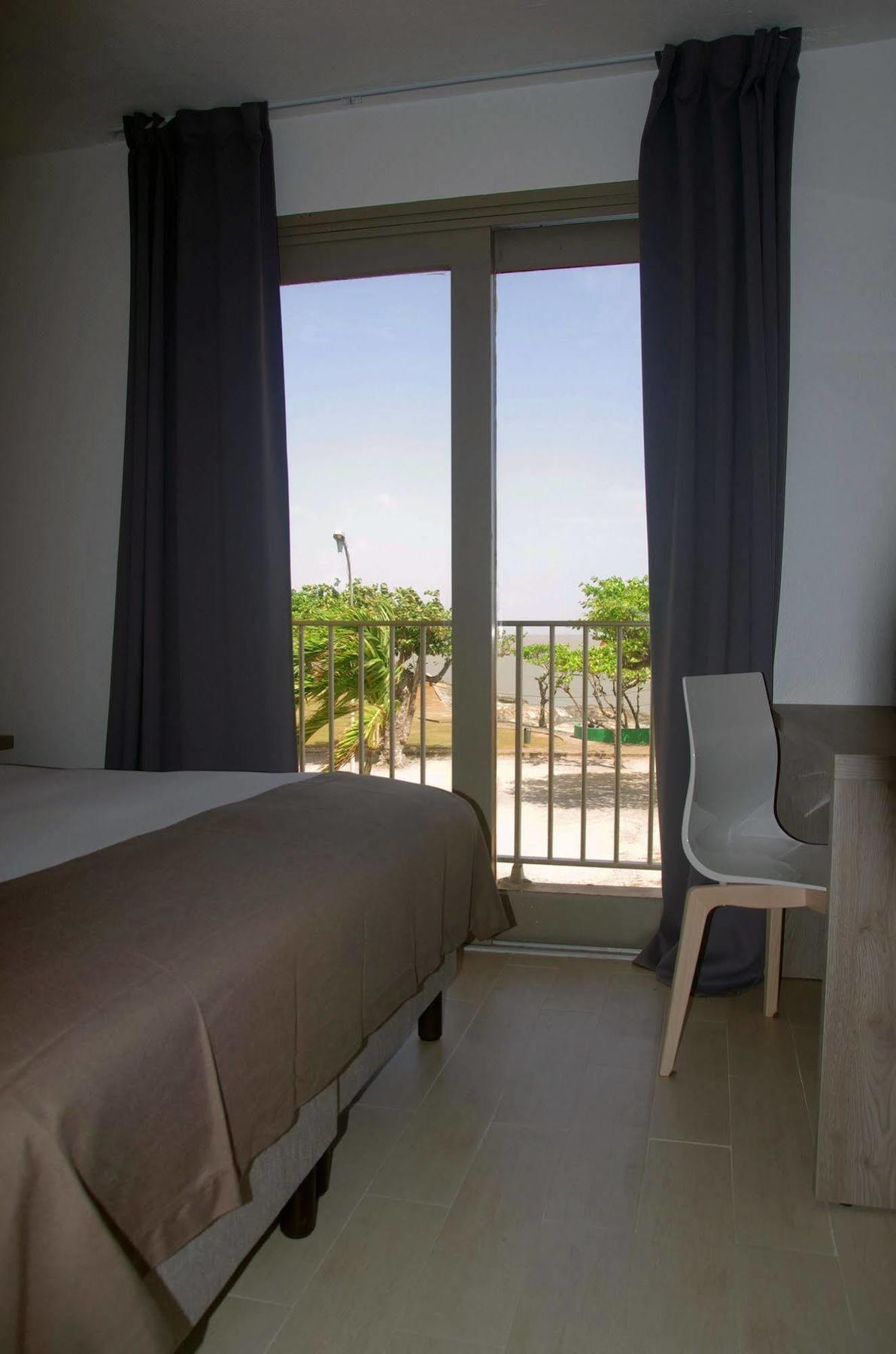 קאיין Hotel Des Amandiers מראה חיצוני תמונה